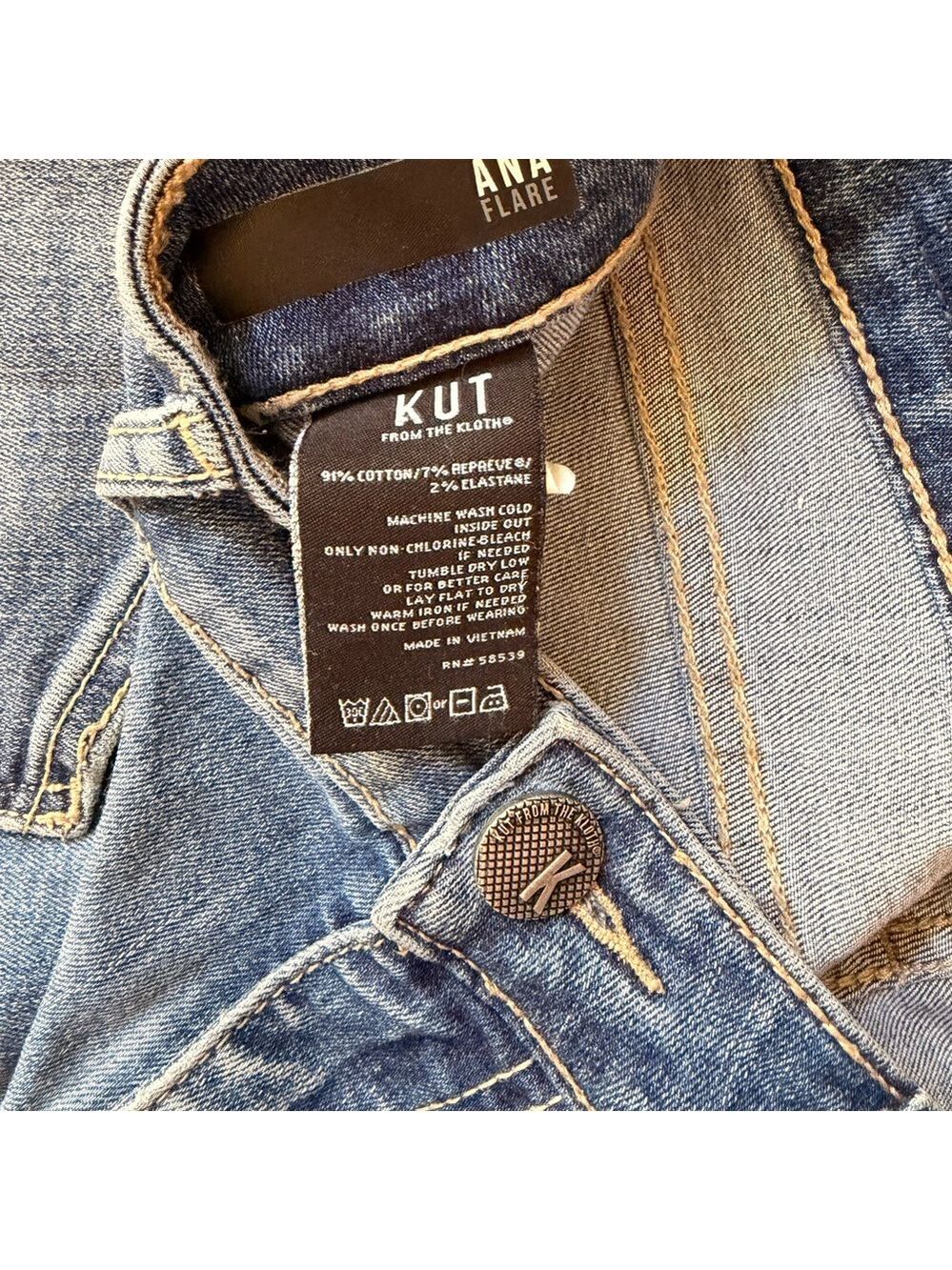 Kut from the Kloth Light Blue Flare Jeans - VGUC - Size 4 - Picture 3 of 4